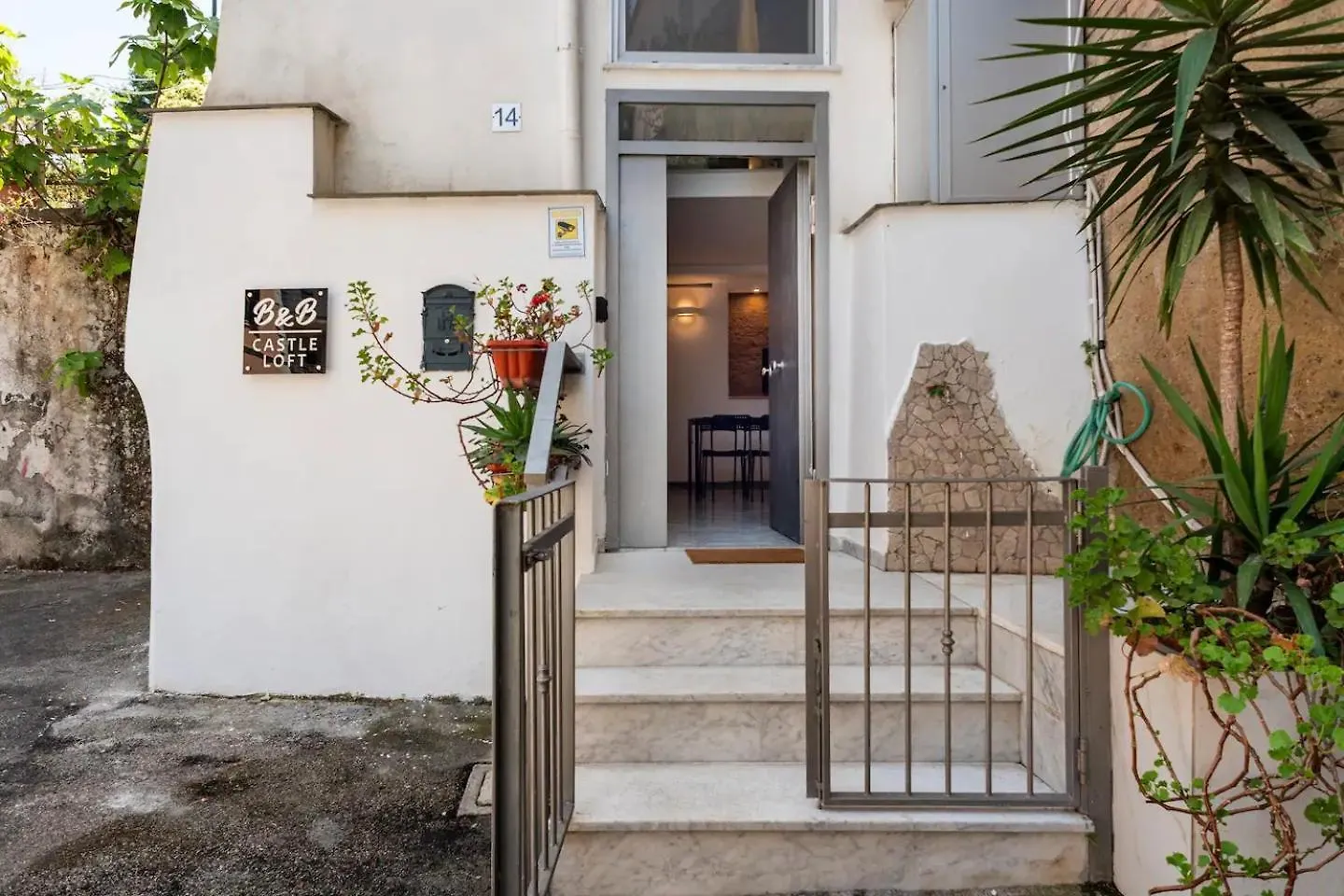 Castle Loft Appartamento Napoli 0*, Naples